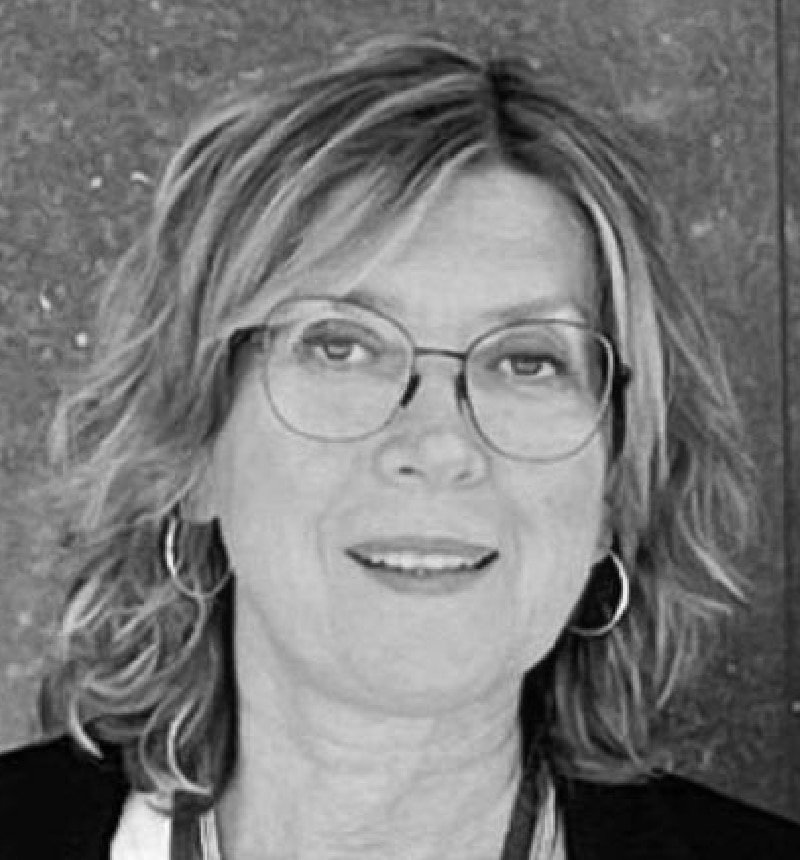 Enfermera y Doctora en Salud. Jefa del Servicio de Promoción de la Salud en Lleida y Alt Pirineu i Aran (Departamento de Salut. Generalitat de Cataluña). Vicepresidenta 1ª de AEV.